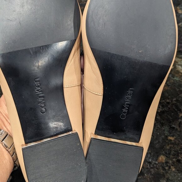 Calvin Klein Elin pointy toe loafer - Picture 4 of 9